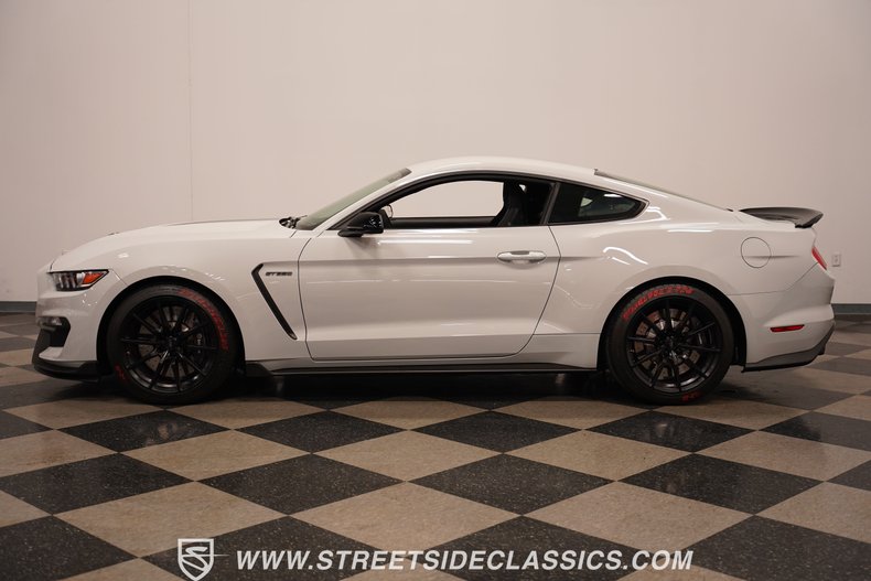 2016 Ford Mustang 9