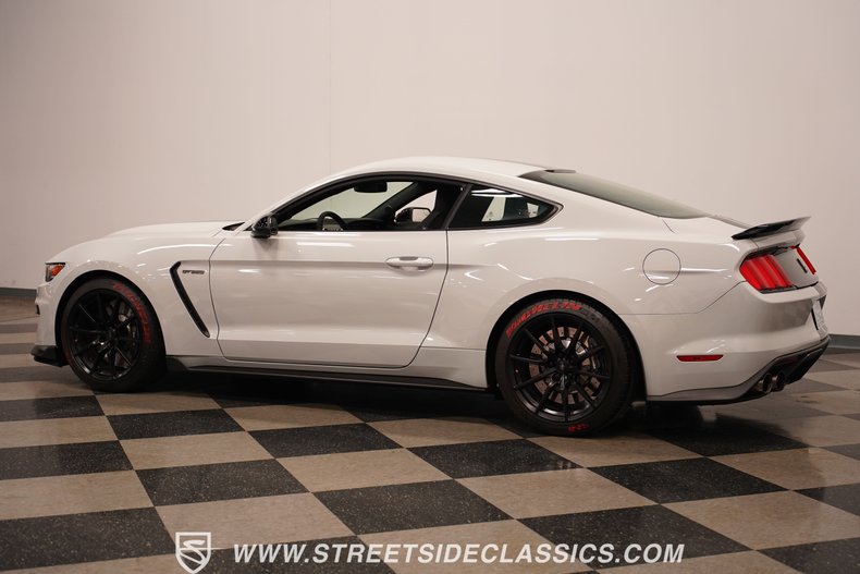 2016 Ford Mustang 10