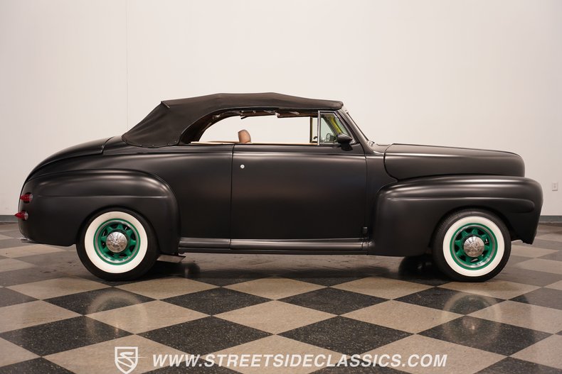 1946 Ford Deluxe 17