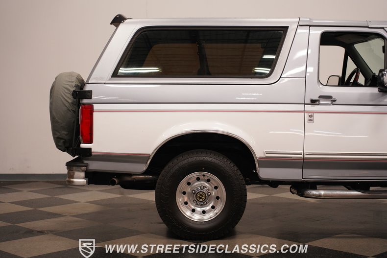 1995 Ford Bronco 32