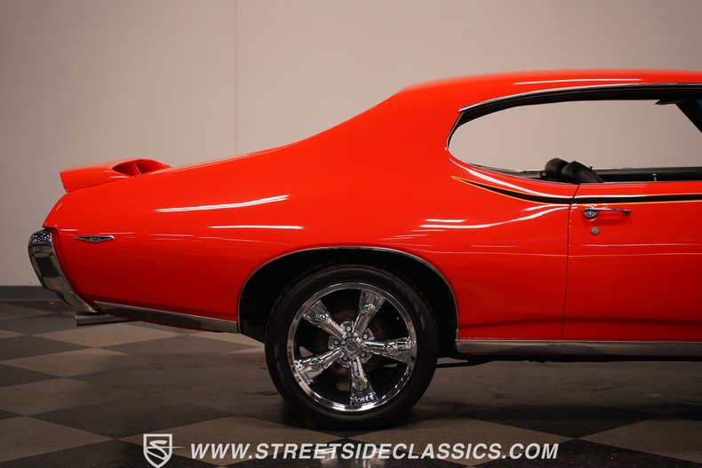 1969 Pontiac GTO 32
