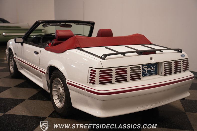 1989 Ford Mustang GT Convertible 12