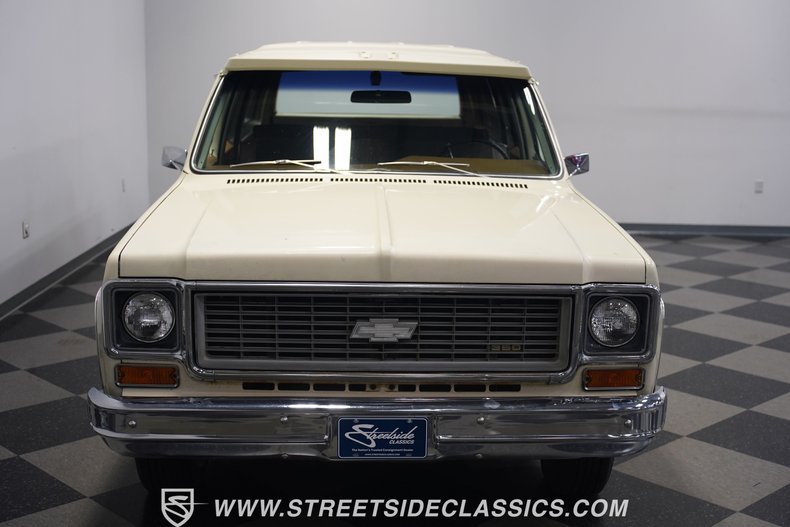 1973 Chevrolet Suburban Custom Deluxe 21