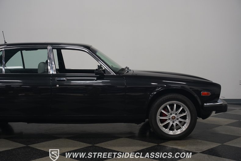 1983 Jaguar XJ6 Restomod 36