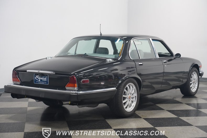 1983 Jaguar XJ6 Restomod 14