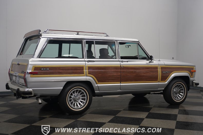 1991 Jeep Grand Wagoneer HEMI Restomod 15