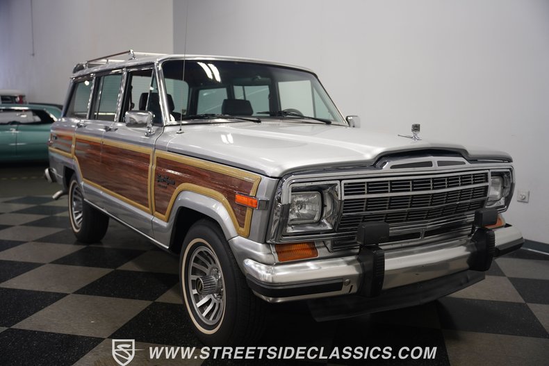 1991 Jeep Grand Wagoneer HEMI Restomod 19