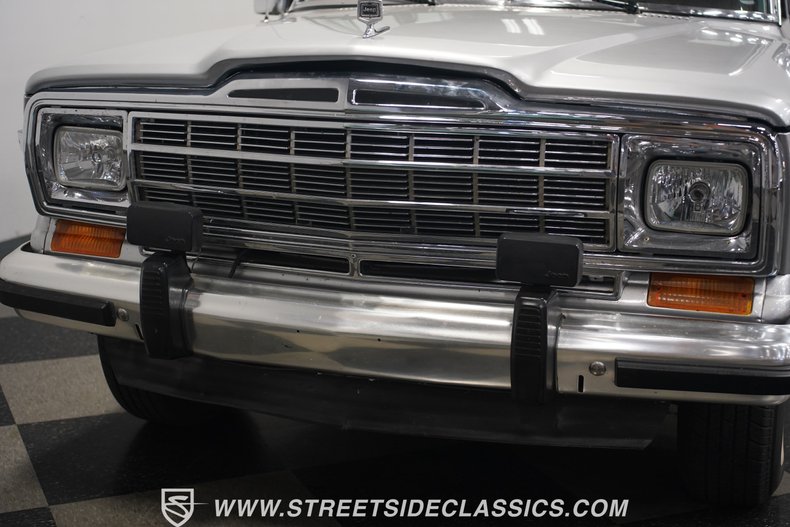 1991 Jeep Grand Wagoneer HEMI Restomod 22