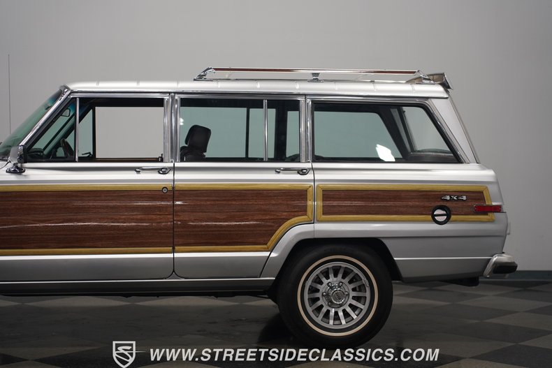 1991 Jeep Grand Wagoneer HEMI Restomod 27