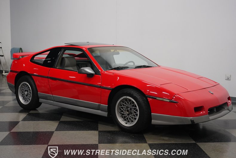 1986 Pontiac Fiero GT 18