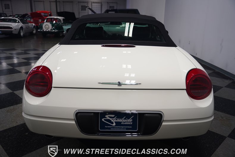 2002 Ford Thunderbird  13