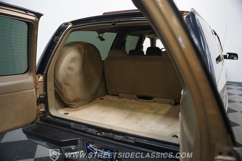 For Sale 1999 Chevrolet Suburban Stock# 5545-NSH Fullscreen Grid Image 64