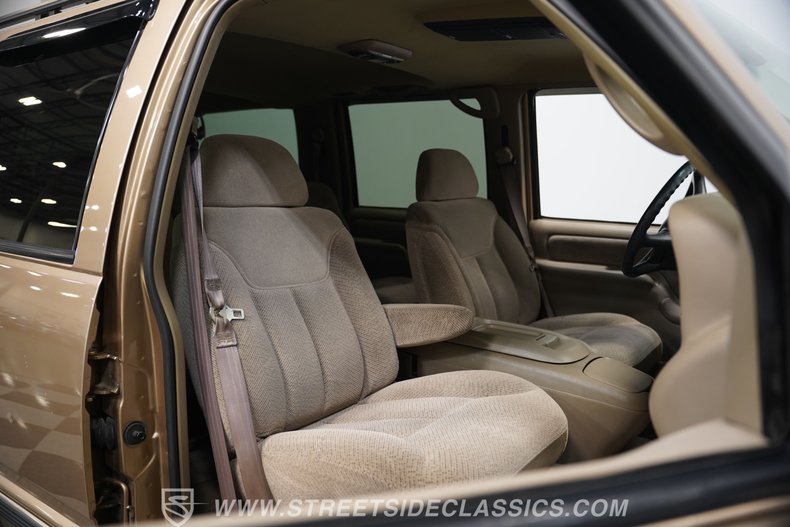 For Sale 1999 Chevrolet Suburban Stock# 5545-NSH Fullscreen Grid Image 56