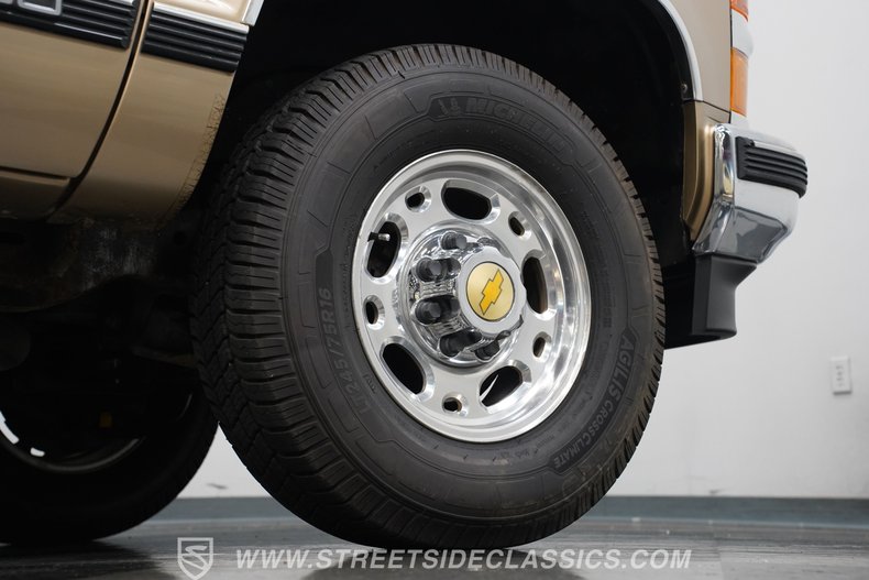 For Sale 1999 Chevrolet Suburban Stock# 5545-NSH Fullscreen Grid Image 69