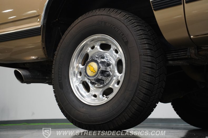 For Sale 1999 Chevrolet Suburban Stock# 5545-NSH Fullscreen Grid Image 70