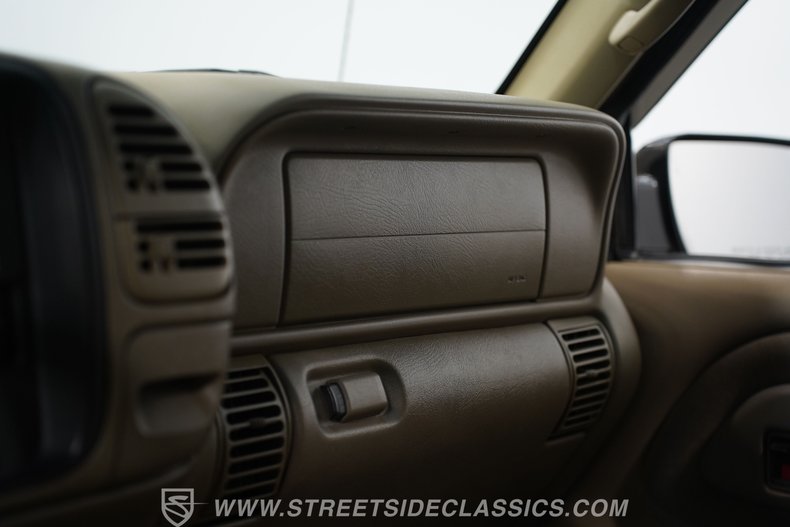 For Sale 1999 Chevrolet Suburban Stock# 5545-NSH Fullscreen Grid Image 52