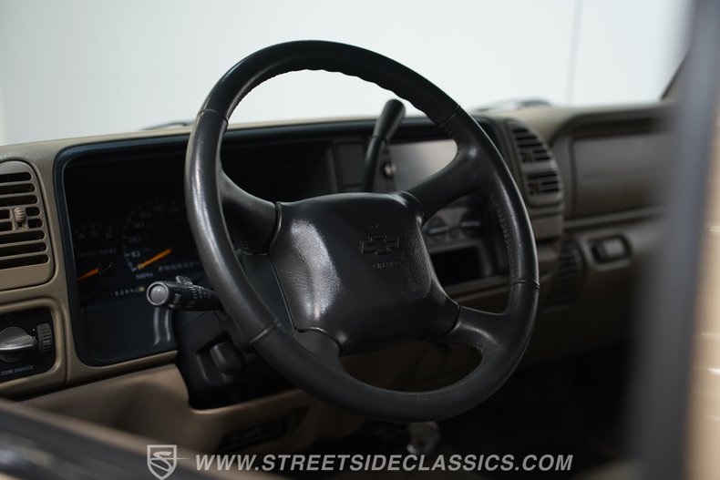For Sale 1999 Chevrolet Suburban Stock# 5545-NSH Fullscreen Grid Image 91