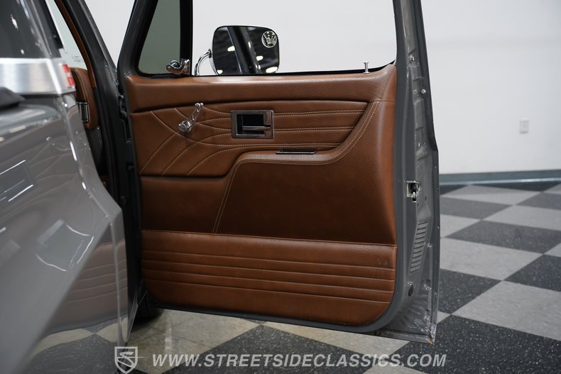 1983 GMC C1500 54