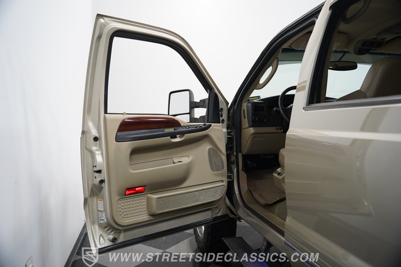 2005 Ford Excursion 35