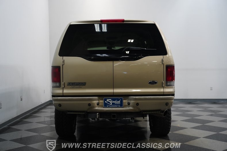 2005 Ford Excursion 11