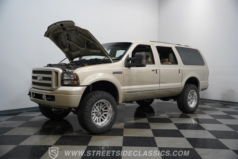 2005 Ford Excursion 30