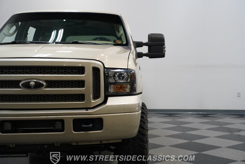 2005 Ford Excursion 19