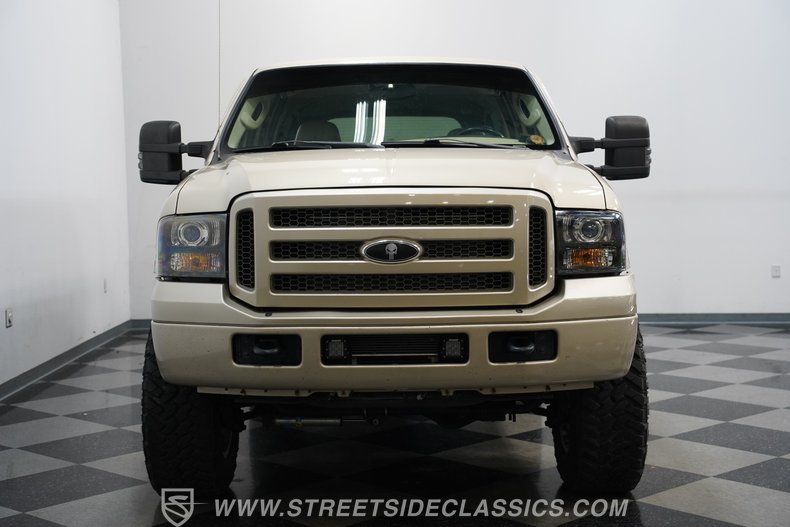 2005 Ford Excursion 17