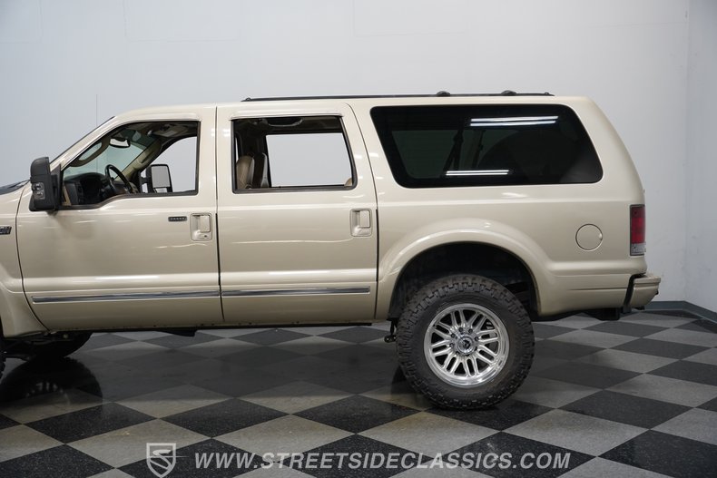 2005 Ford Excursion 23