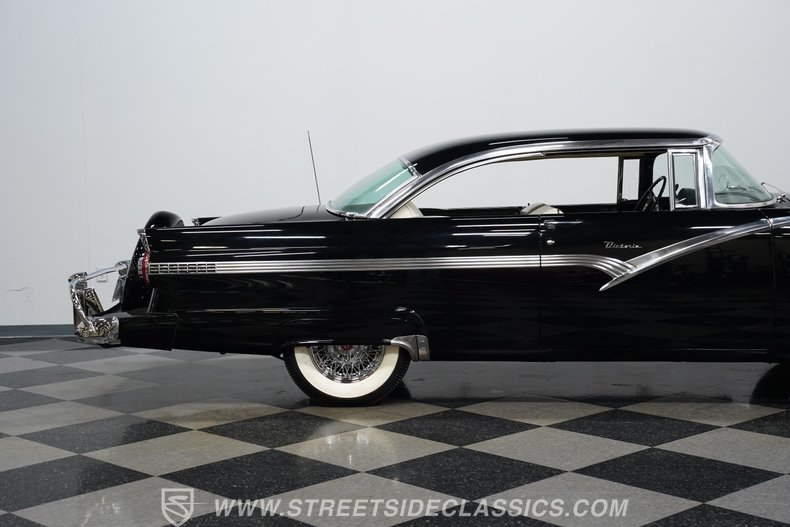 1956 Ford Victoria 28