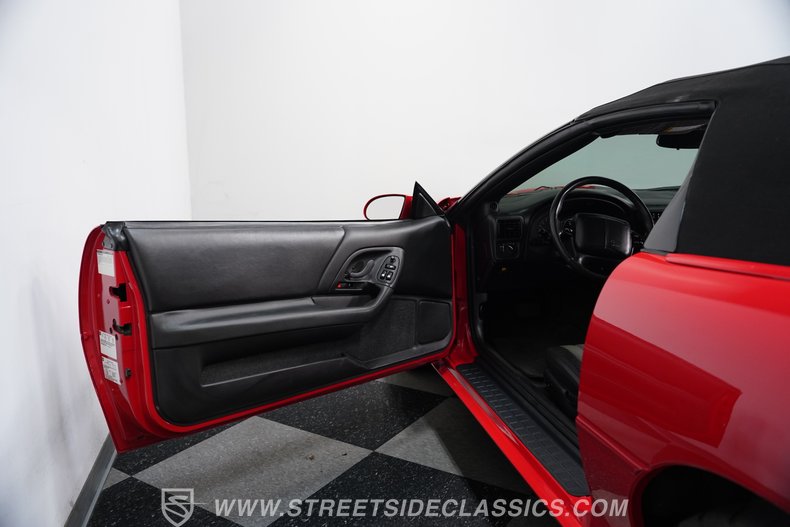 2002 Chevrolet Camaro 35