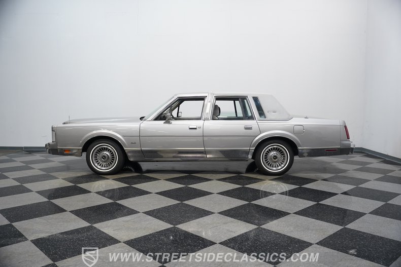 1988 Lincoln Town Car 2