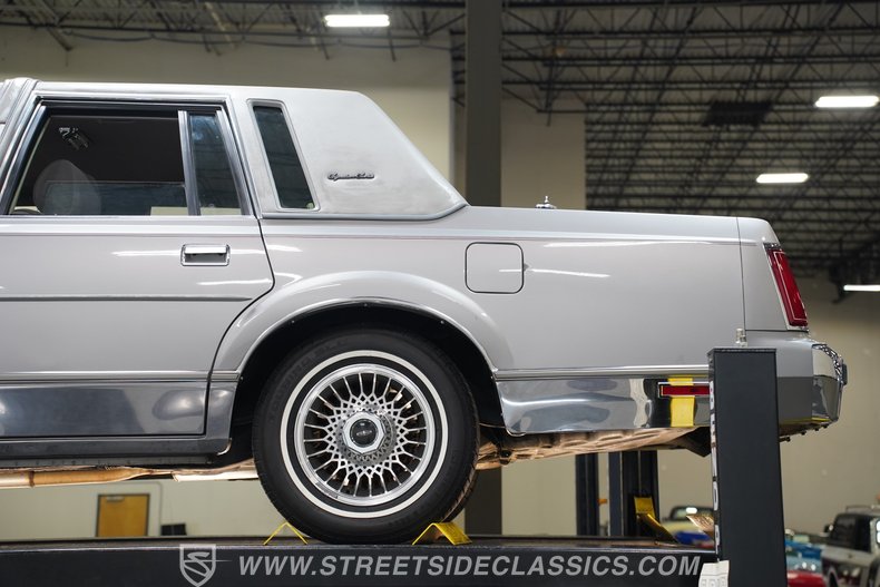 1988 Lincoln Town Car 76