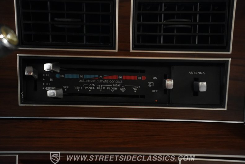 1988 Lincoln Town Car 46