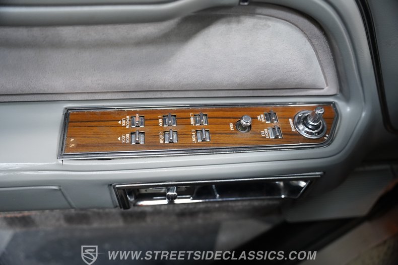 1988 Lincoln Town Car 48