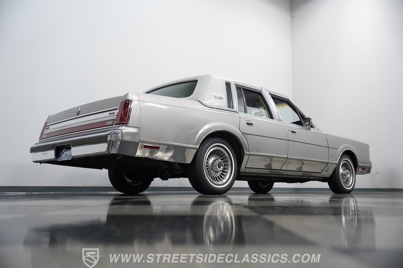 1988 Lincoln Town Car 26