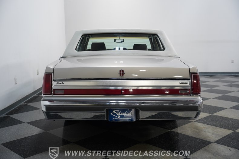 1988 Lincoln Town Car 11