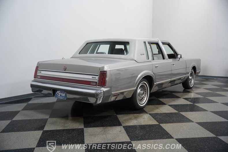 1988 Lincoln Town Car 12