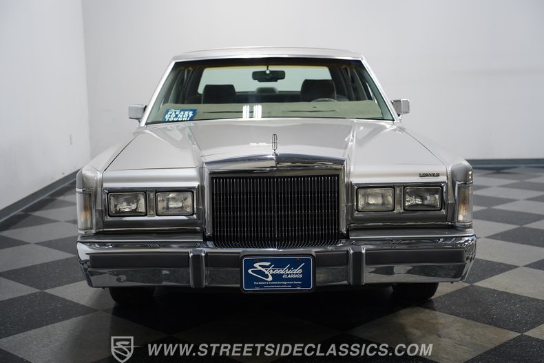 1988 Lincoln Town Car 17