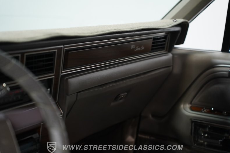 1988 Lincoln Town Car 50