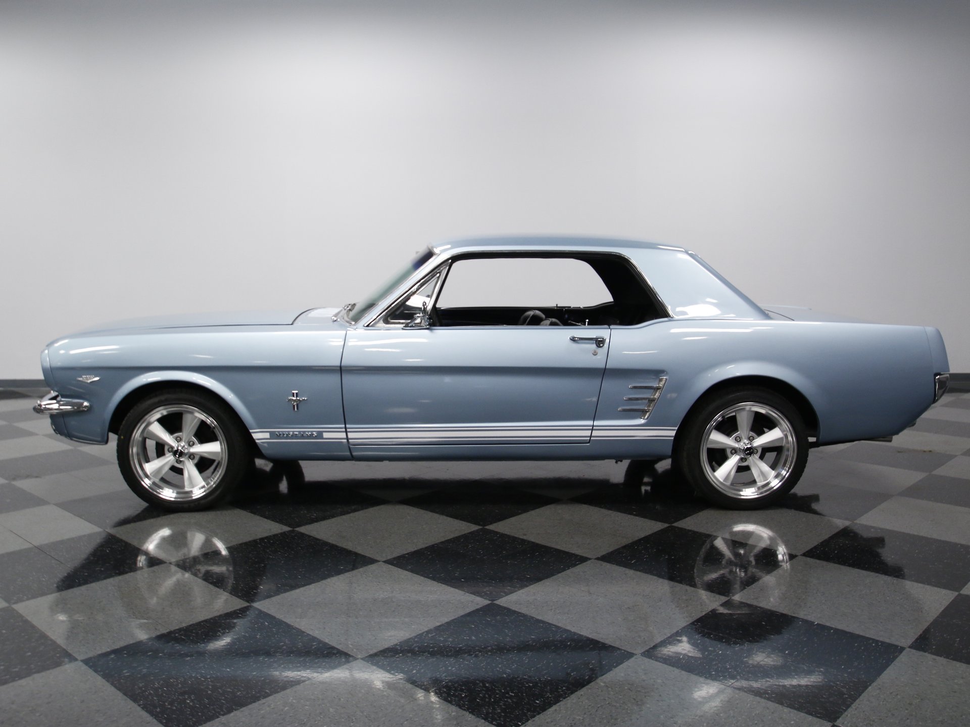 1966 ford mustang t5