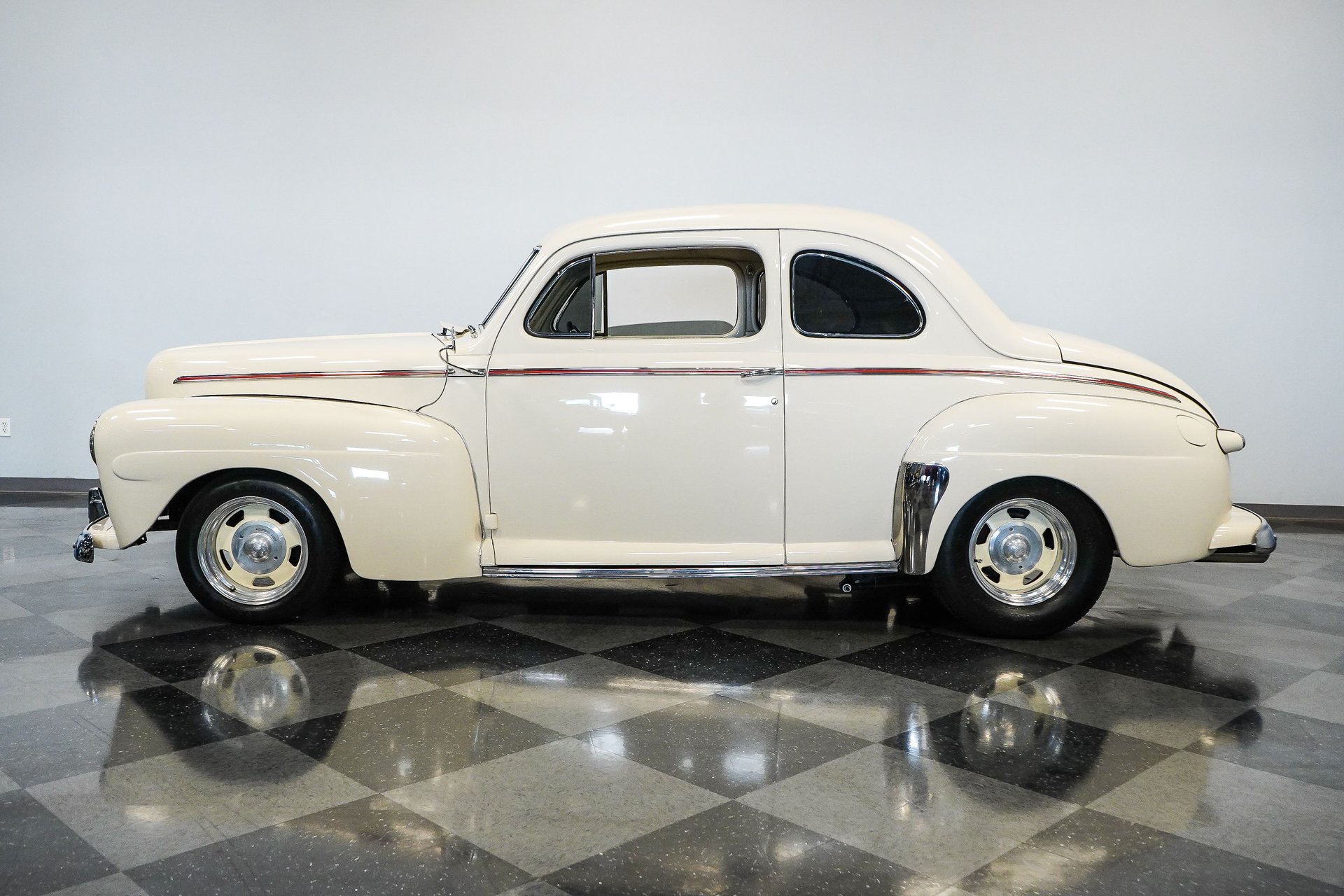 1946 ford deluxe coupe