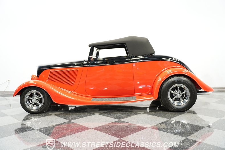 1934 Ford Cabriolet 2