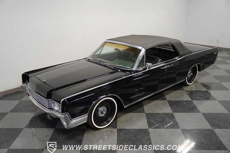 1967 Lincoln Continental Convertible 17