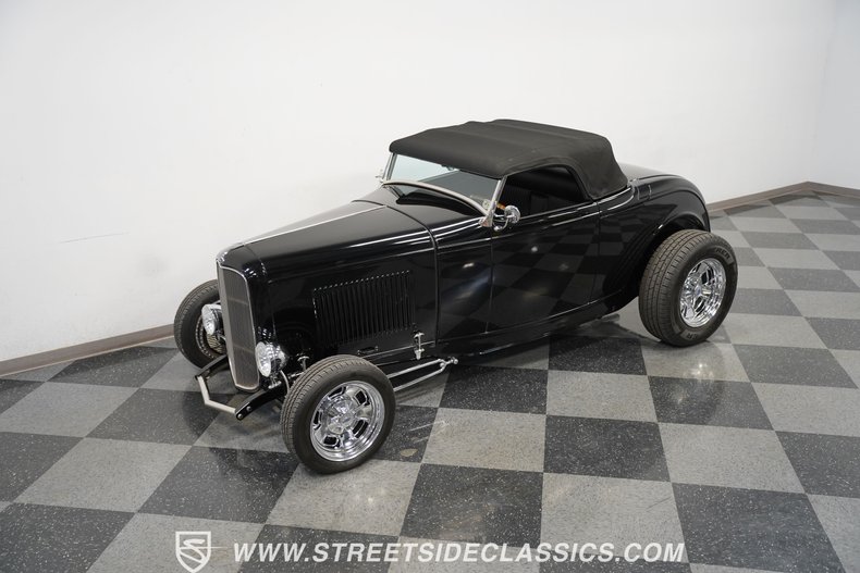 1932 Ford Roadster 18