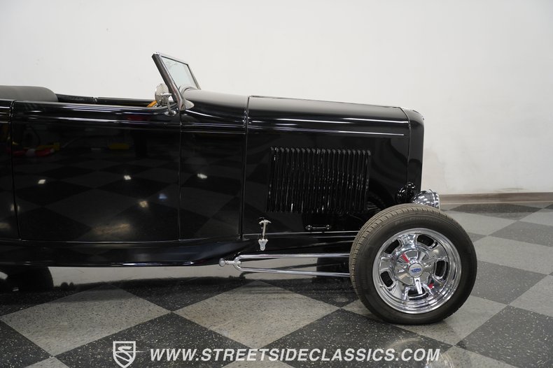 1932 Ford Roadster 29
