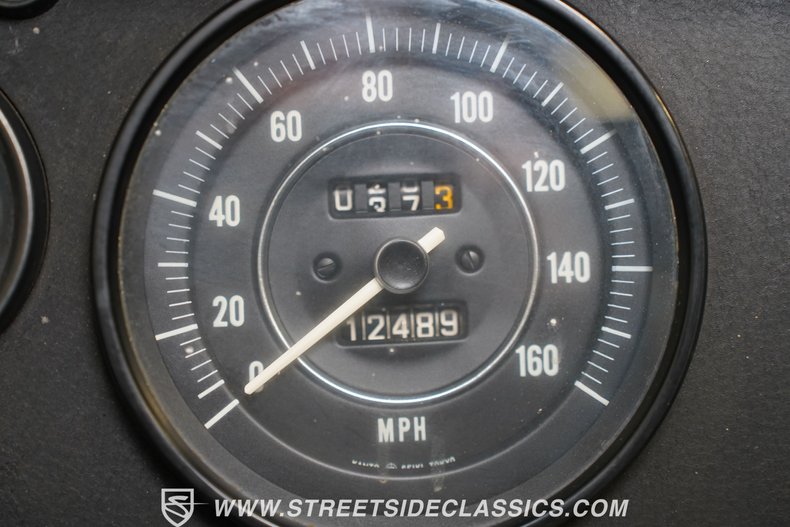 1967 Datsun 2000 39