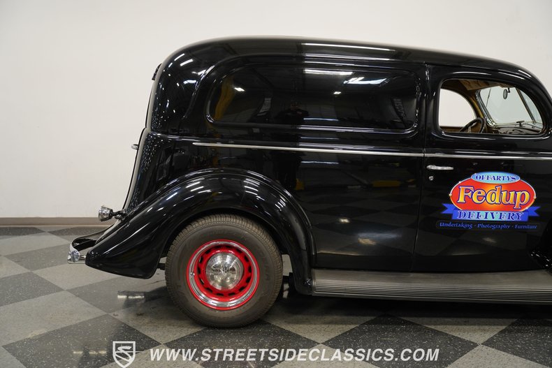 1939 Ford Sedan Delivery 28