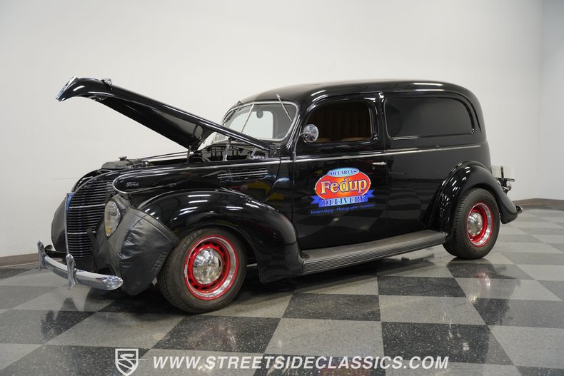 1939 Ford Sedan Delivery 32