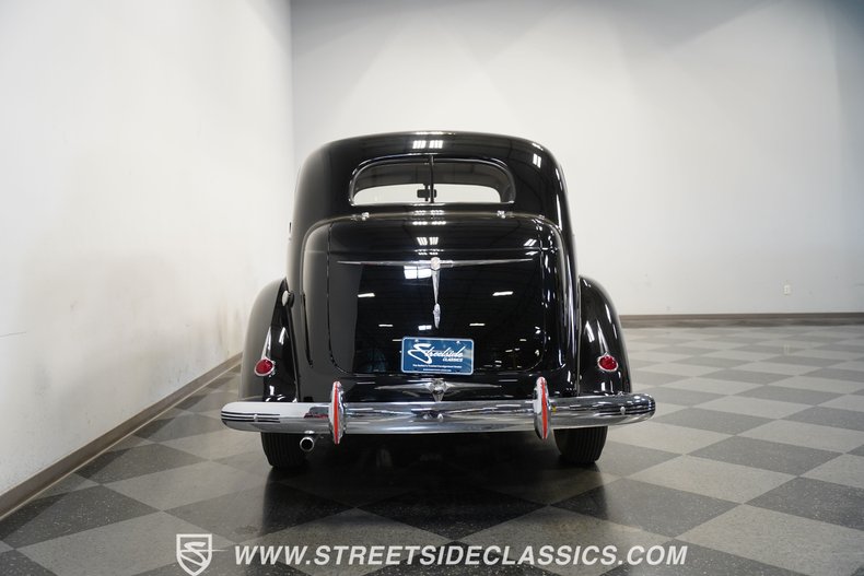 1937 Nash Ambassador 8