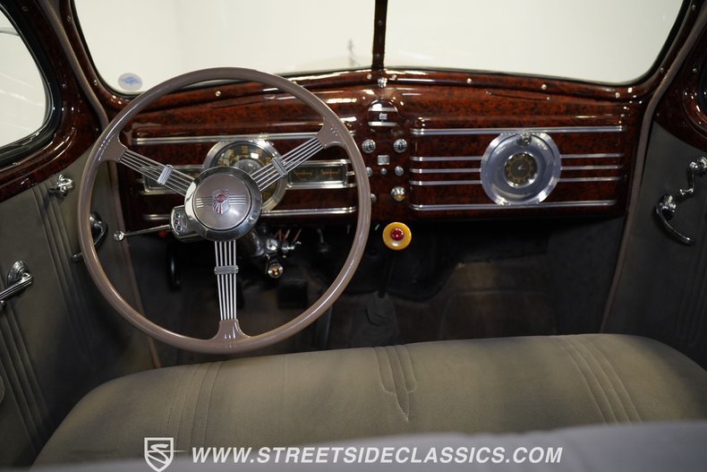 1937 Nash Ambassador 44